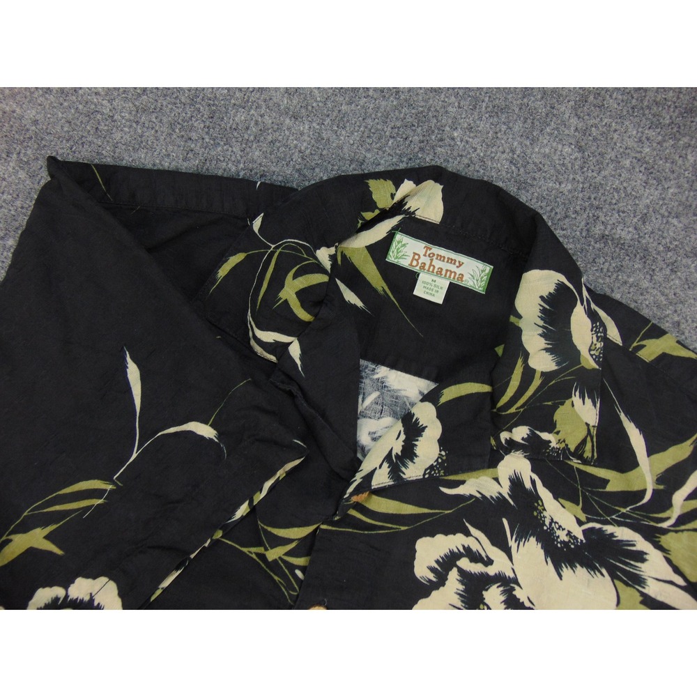 Tommy Bahama Shirt Mens Med Silk Black Floral Short Sleeve Hawaiian Resortwear